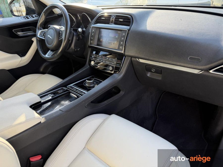 JAGUAR F-PACE 2.0 D 180 CH BVA Stop/Start Prestige
